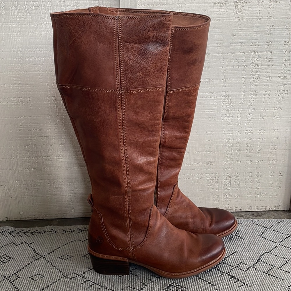 SOLD // Timberland brown leather boots